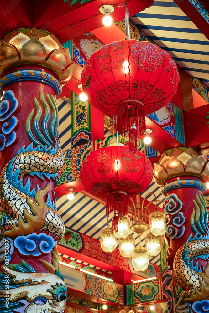 Chinesischer Tempel mit roten Lampions
