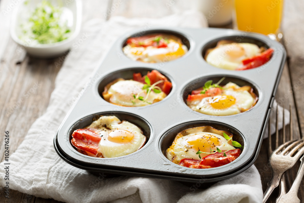 Baked eggs in maffin tin