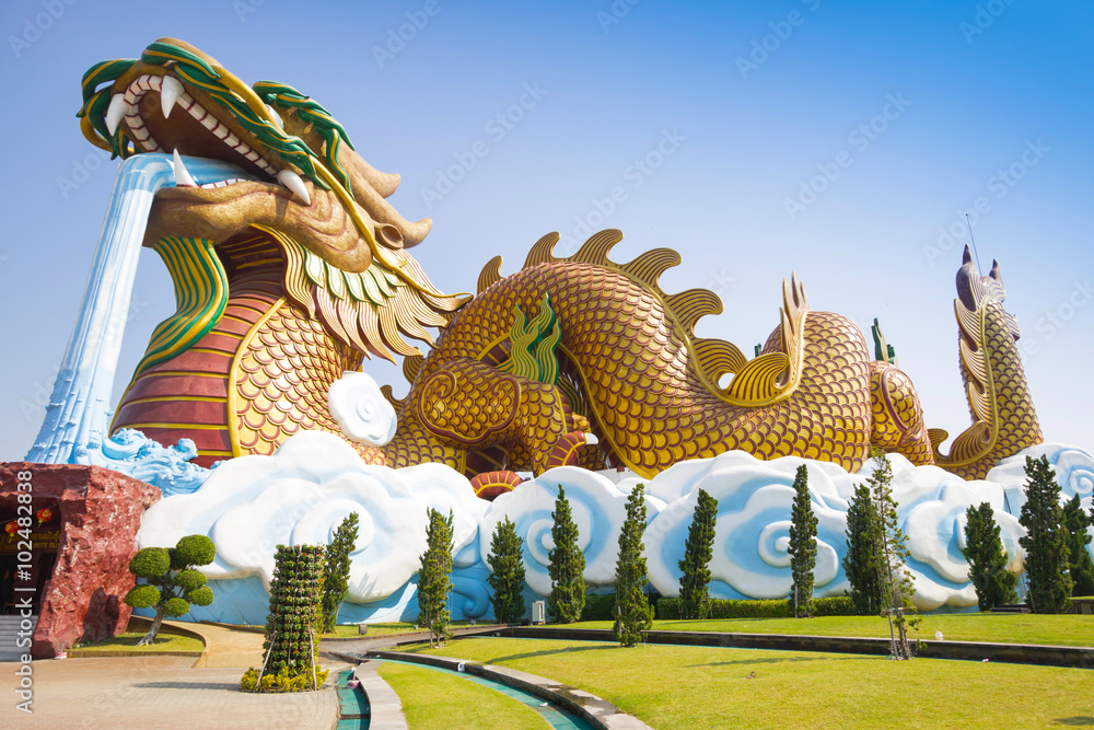 Fototapeta premium Big dragon at Dragon descendants museum, Suphanburi, Thailand 