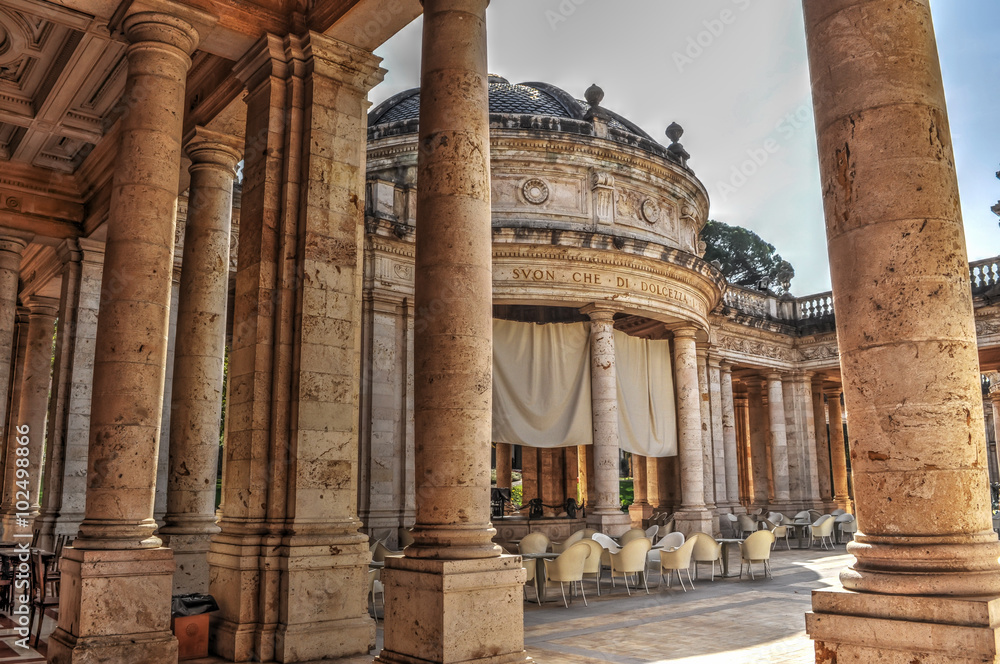 Fototapeta premium dome and columns
