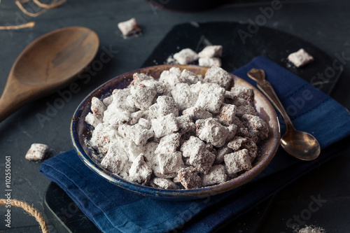 Homemade Powdered Sugar Puppy Chow