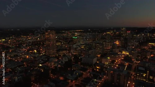 Wallpaper Mural Aerial Oregon Portland
Aerial video of downtown Portland Oregon at night. Torontodigital.ca