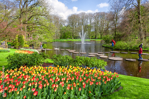 Cuadro en lienzo Beautiful spring park Keukenhof. Lisse, Netherlands.
