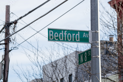 Bedford av sign