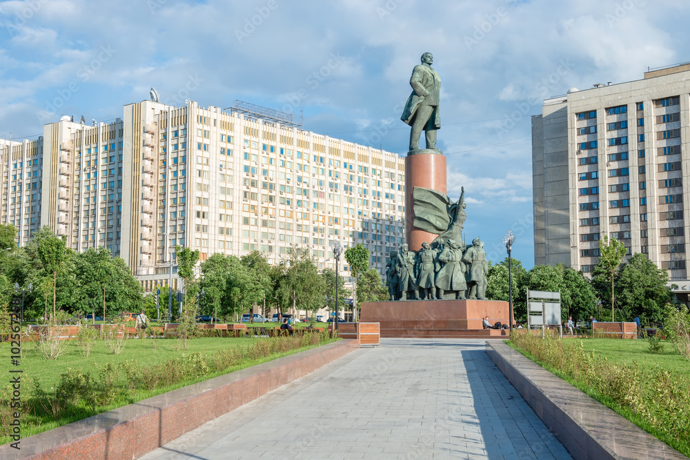 Monument to Lenin on Kaluzhskaya (Oktyabrskaya) Square in Moscow
