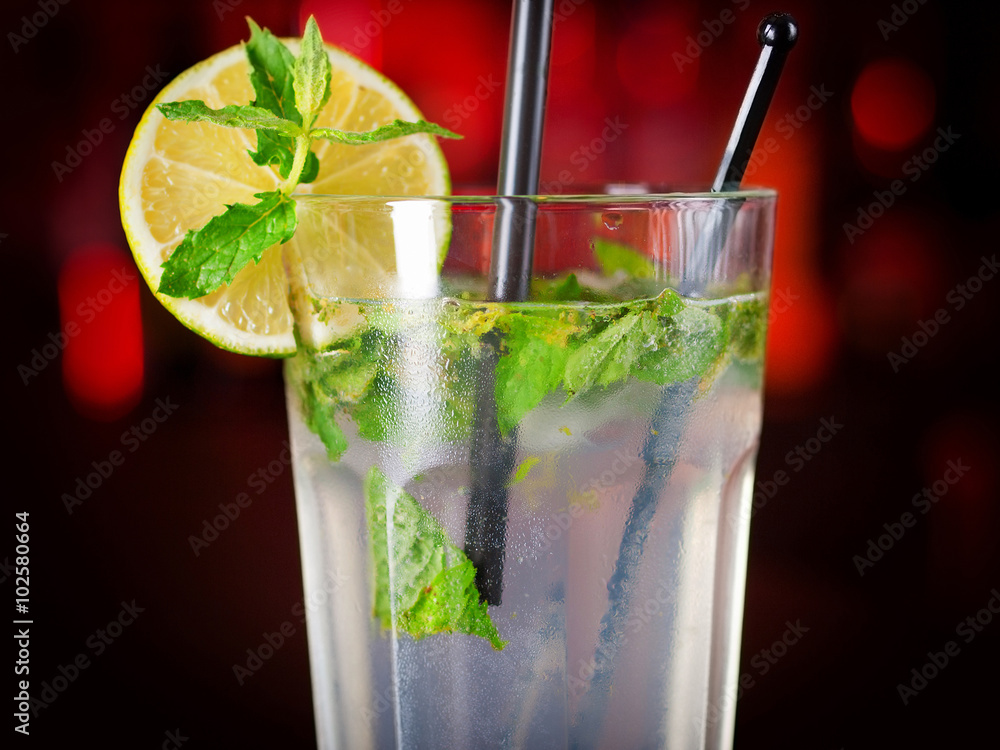 © ivanmateev - Cocktails Collection - Mojito © ivanmateev - Cocktails Collection - Mojito