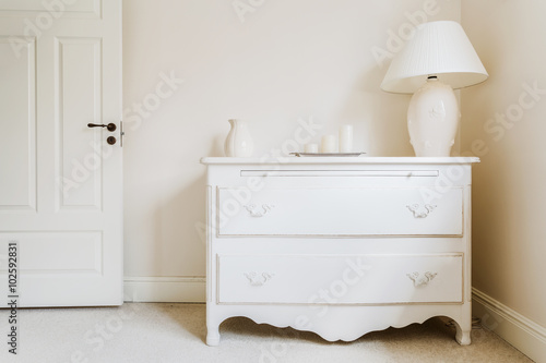 Bild auf Leinwand White and stylish commode