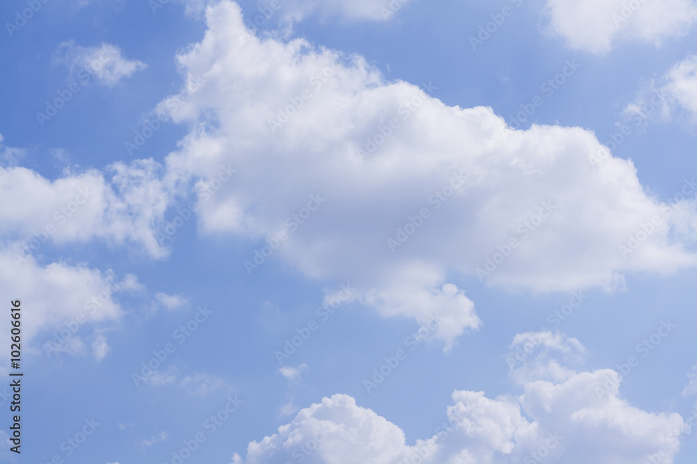 Obraz premium blue sky background with tiny clouds