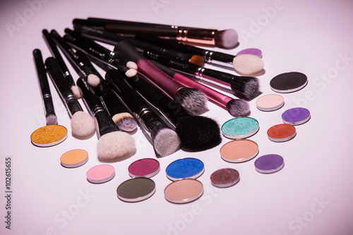 Cosmetic brushes and shadows