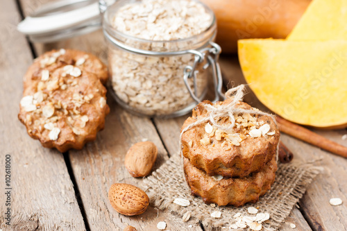 Diet cookies with oatmeal and pumpkin