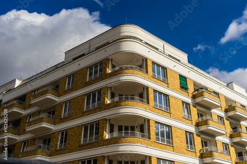 Фотография a new building in streamline moderne style, in Berlin