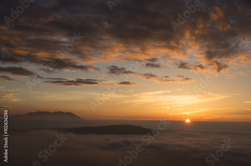 阿蘇の雲海と朝日