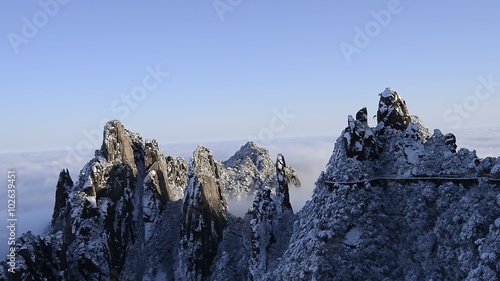 Wallpaper Mural Winter Peak snow Torontodigital.ca