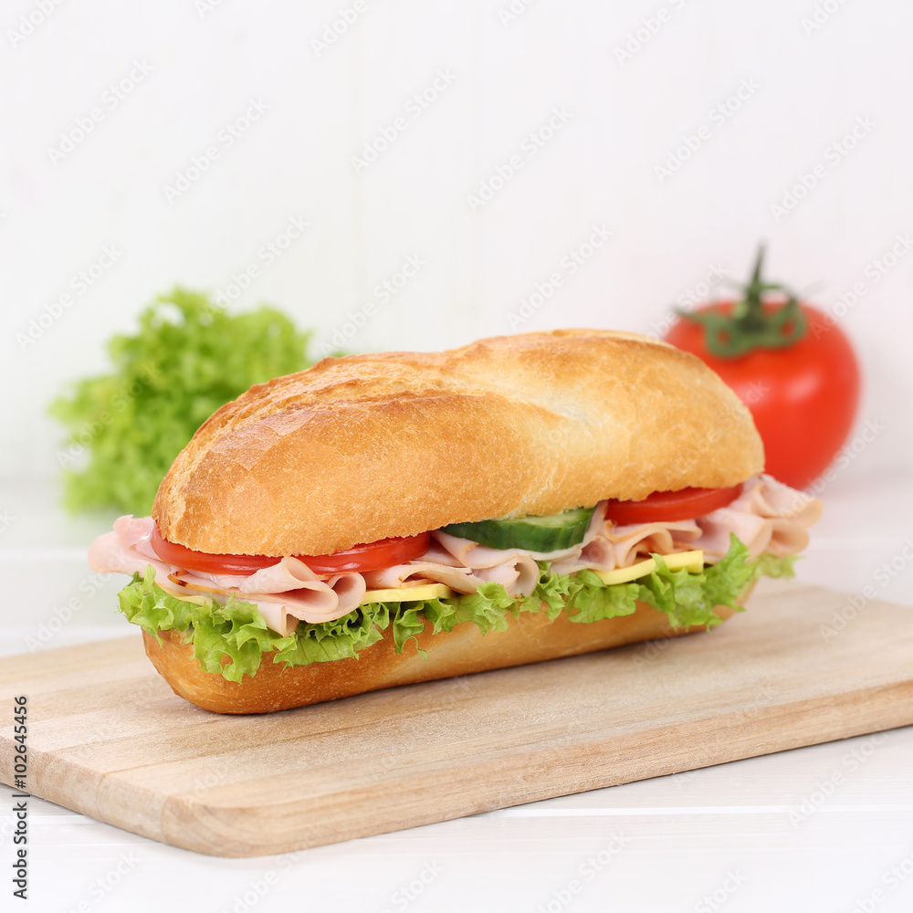 Gesunde Ernährung Sandwich Baguette zum Frühstück belegt mit Gesunde Ernährung Sandwich Baguette zum Frühstück belegt mit