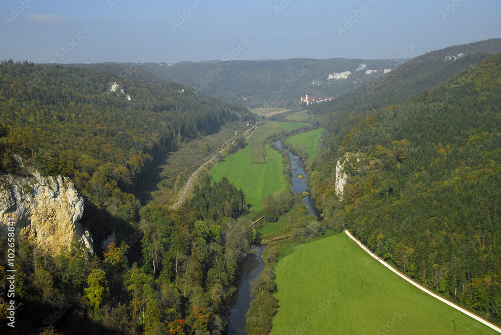 Blick vom Knopfmacherfelsen a.d.Obere Donautal