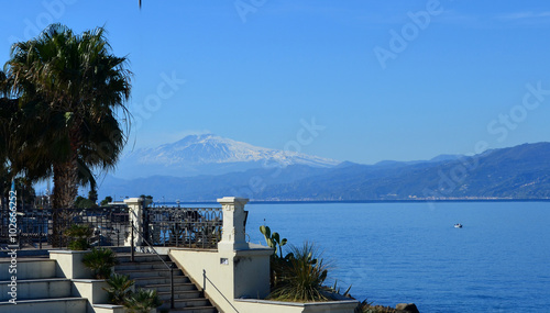 Etna innevata - Reggio Calabria - Arena dello Stretto