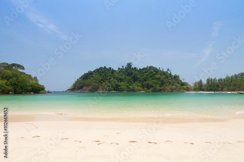 Footprint on white sand © teerapon1979