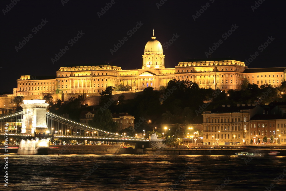 Palazzo Reale di Budapest e Ponte delle Catene