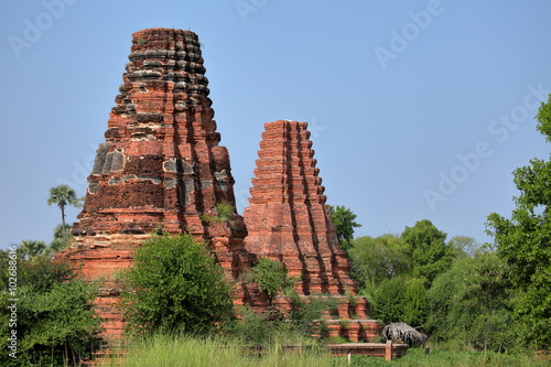 Yadana Hsemee Pagode von Ava in Myanmar photo