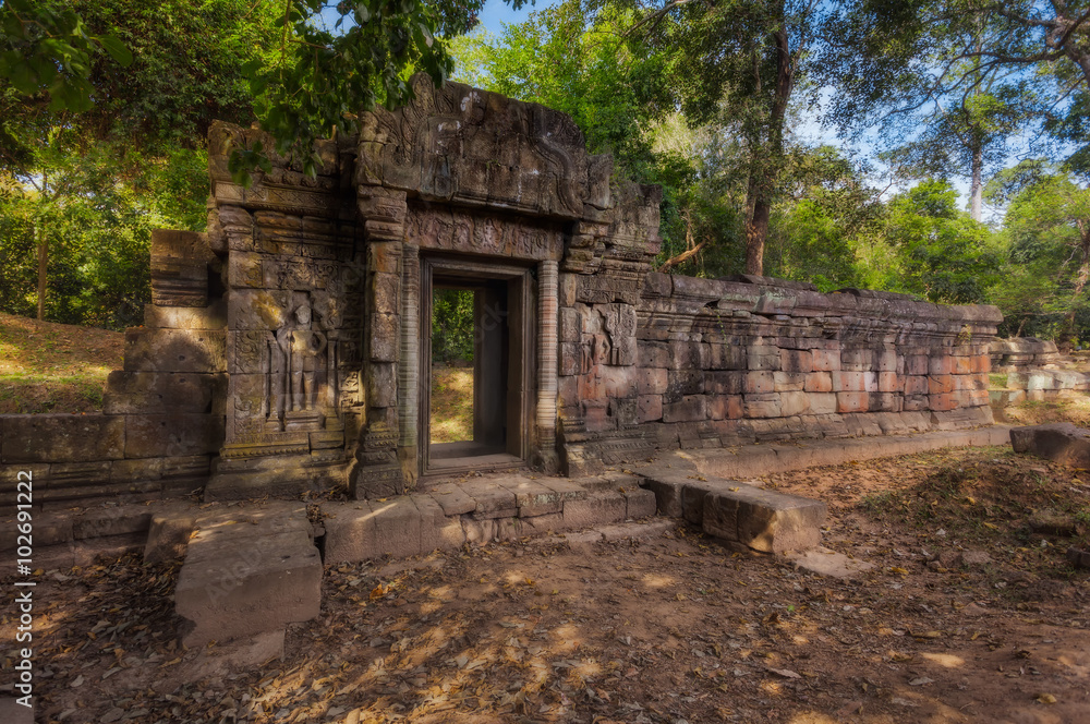 Naklejka premium SIEM REAP, CAMBODIA. Angkor Thom. Ancient Khmer pre Angkor architecture temple complex