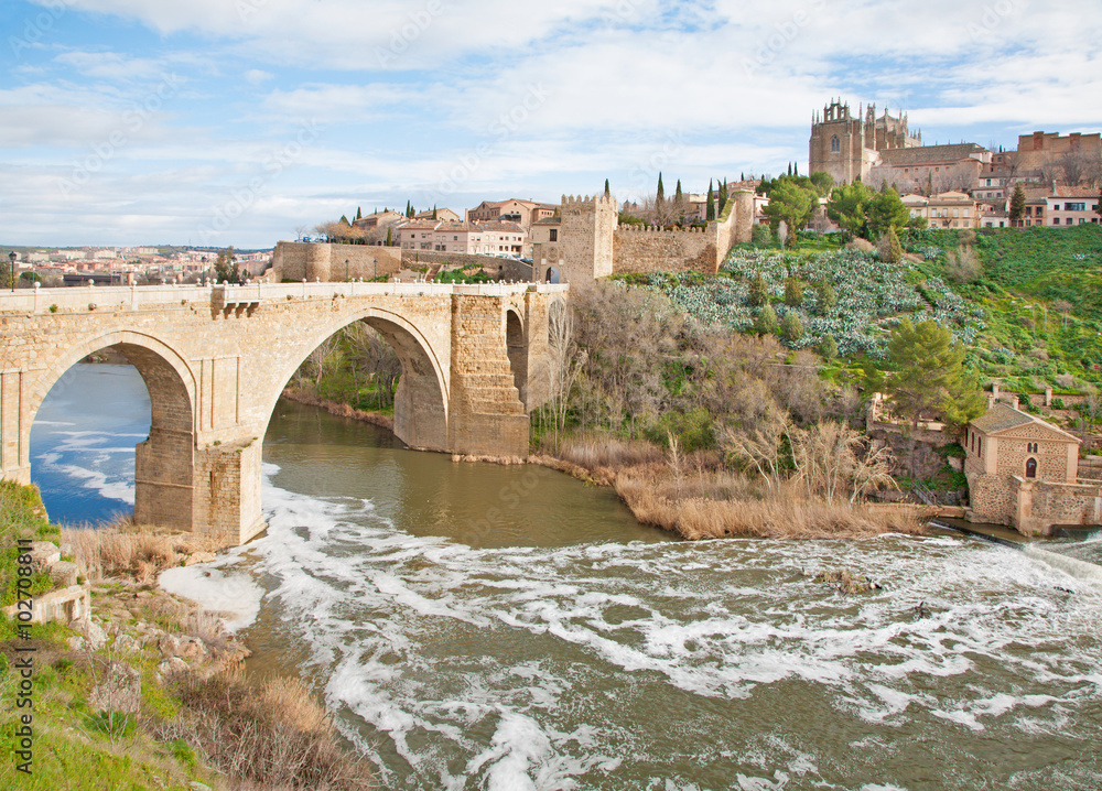 Toledo - Look to San Martin s bride to Monastery of saint John of the King 