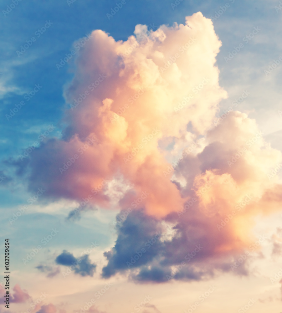 Fototapeta Pogodny nieba tło w rocznika retro stylu