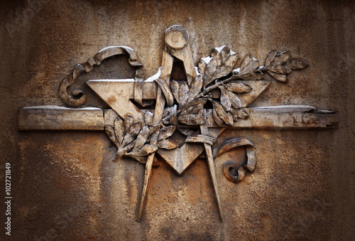 Obraz na płótnie Grunge freemasonry emblem on dramatic background,masonic sign w salonie