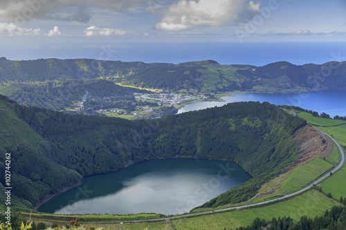 Lagoa de Santiago and Lagoa Azul on San Miguel island