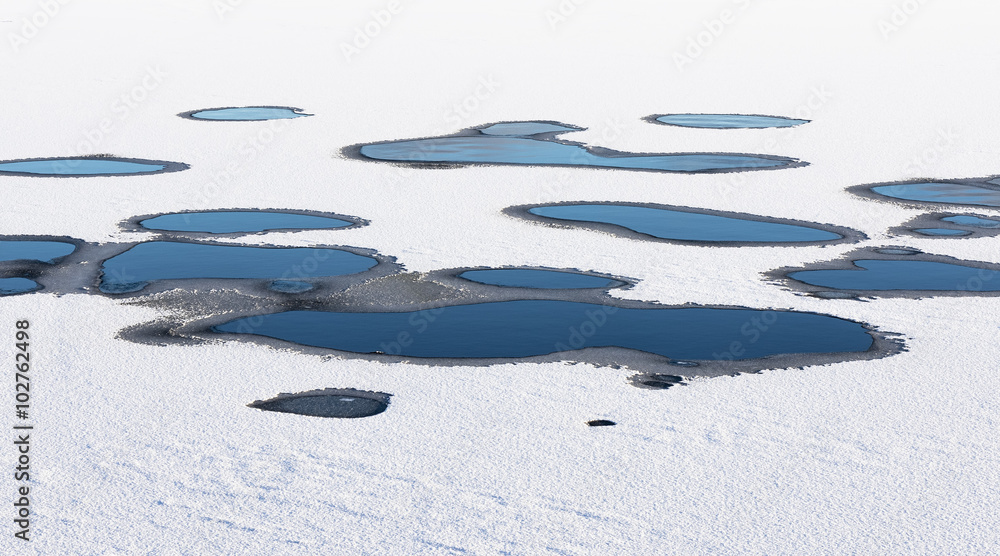 Obraz premium Holes in the icecap