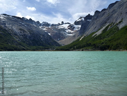 laguna esmeralda in tierra del fuego in patagonia