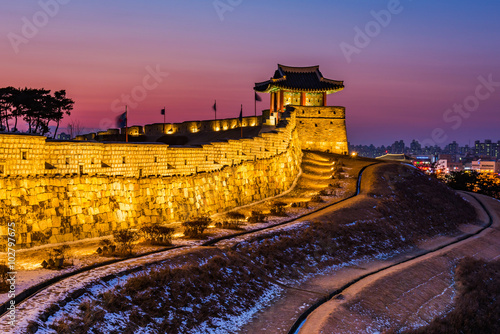 Obraz na płótnie Suwon,Sunset at Hwaseong Fortress in Suwon, South Korea. w salonie