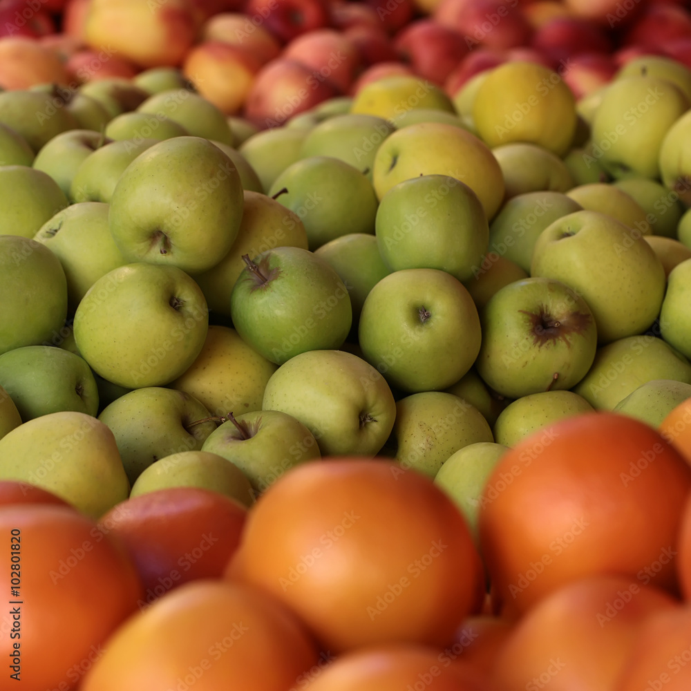 Fresh apples and grape-fruit