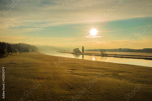 Sonnenaufgang Dresden an der Elbe
