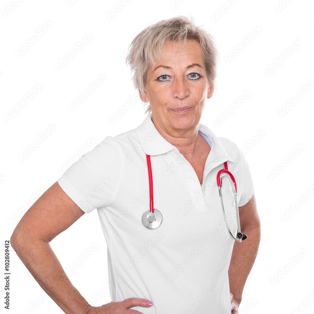 Portrait einer Pflegerin im Studio, freigestellt auf weiß Portrait einer Pflegerin im Studio, freigestellt auf weiß