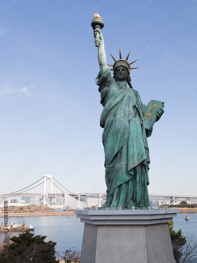Tokyo Bay and the Statue of Liberty, Tokyo
