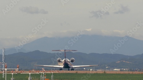 仙台空港の旅客機離陸シーン photo