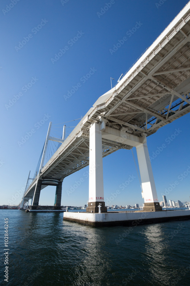 Naklejka premium 横浜ベイブリッジ