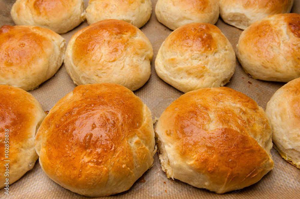 Frische selbstgemachte Brioche/Hamburgerbrötchen
Frische selbstgemachte Brioche/Hamburgerbrötchen