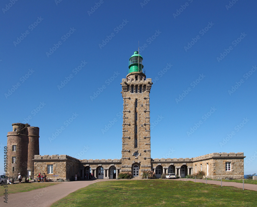 Fototapeta premium Cap Fréhel - Leuchtturm und drum herum