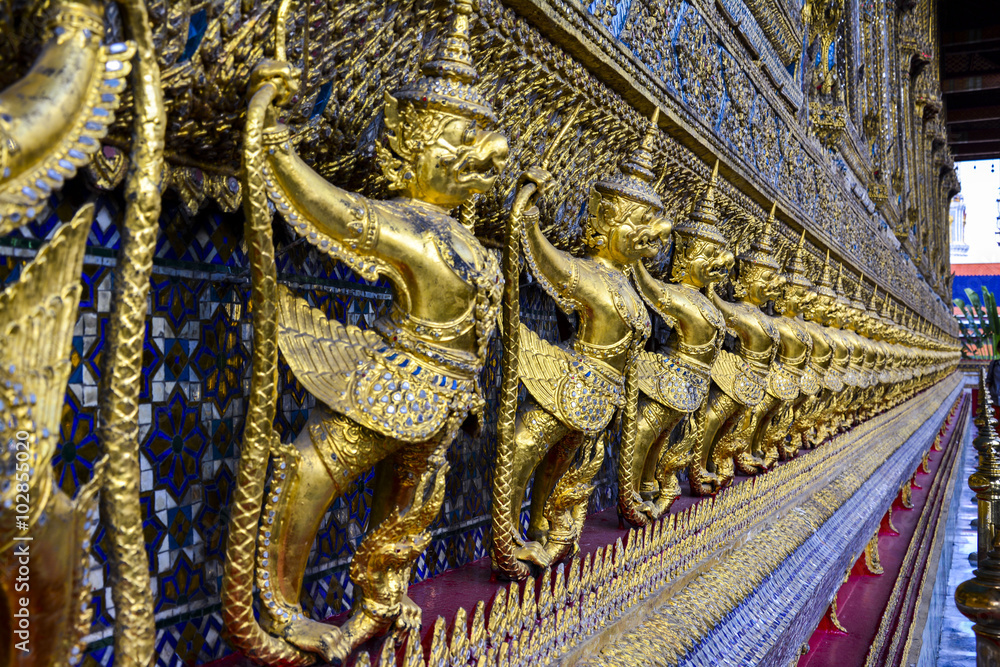 Obraz premium Golden Garuda at the Wat Phra Kaew temple at the Grand Palace in Bangkok, Thailand