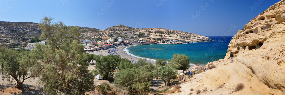 Matala mit Strand und Wohnhöhlen / Insel Kreta