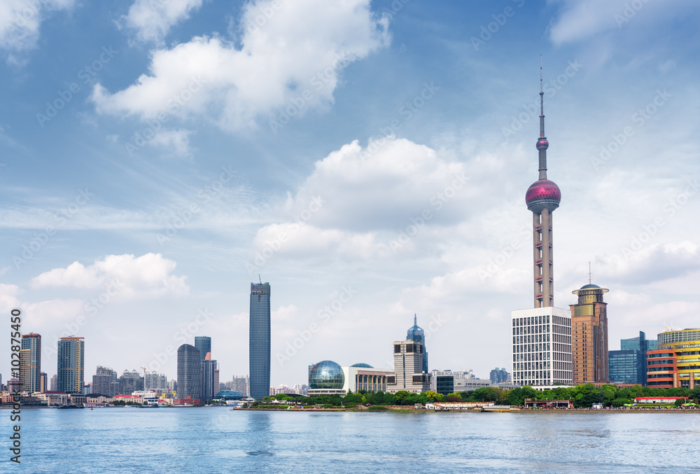 Fototapeta premium Scenic view of the Pudong New Area (Lujiazui) in Shanghai, China