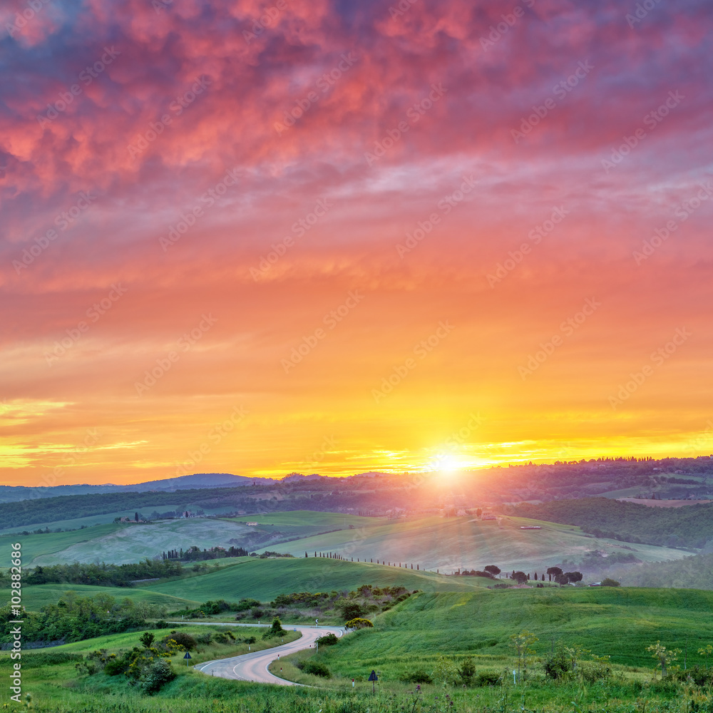 Obraz premium Beautiful Tuscany landscape at sunrise, Italy