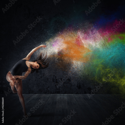 Dance with colored pigments © alphaspirit