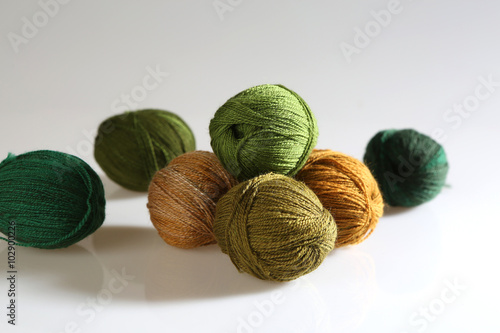 Handgesponnene Wolle mit grünen Farbverlauf