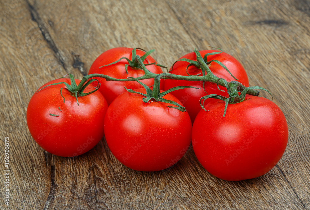 Tomatoes on the branch Tomatoes on the branch