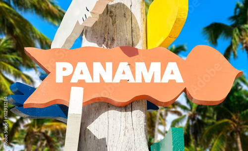 Panama welcome sign with palm trees