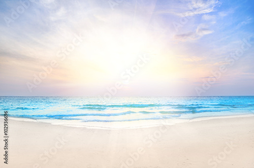 Fototapeta Naklejka Na Ścianę i Meble -  sunrise beach background