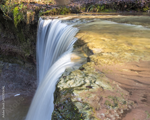 Wasserfall in der H  rschbachschlucht im fr  nkisch schw  bischen Naturpark