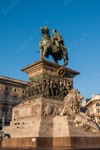 MILAN, ITALY - MAY 22, 2010: Piazza del Duomo and the statue of